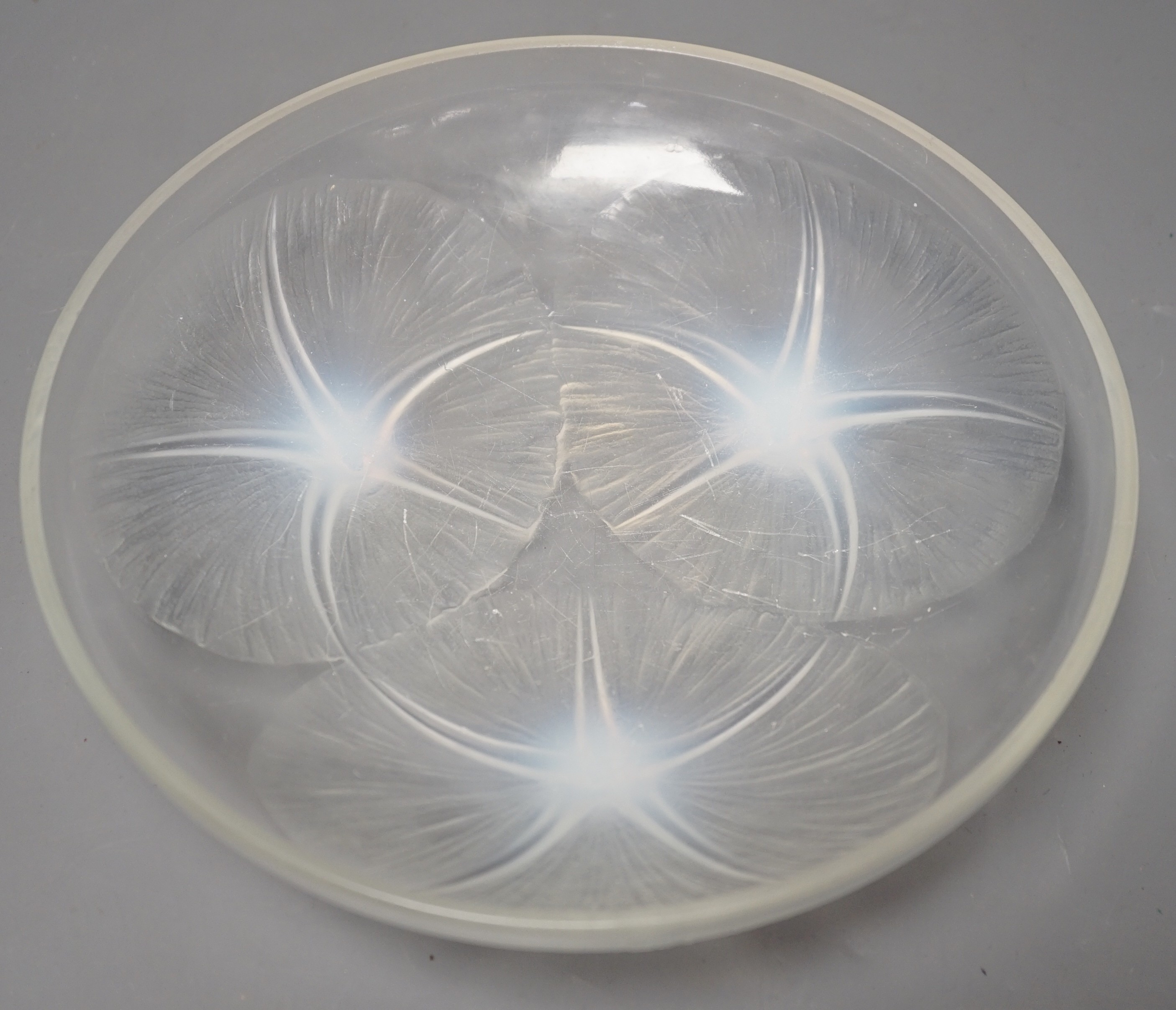 A R. Lalique Volubulis pattern opalescent glass tripod bowl. 21.5cm diameter